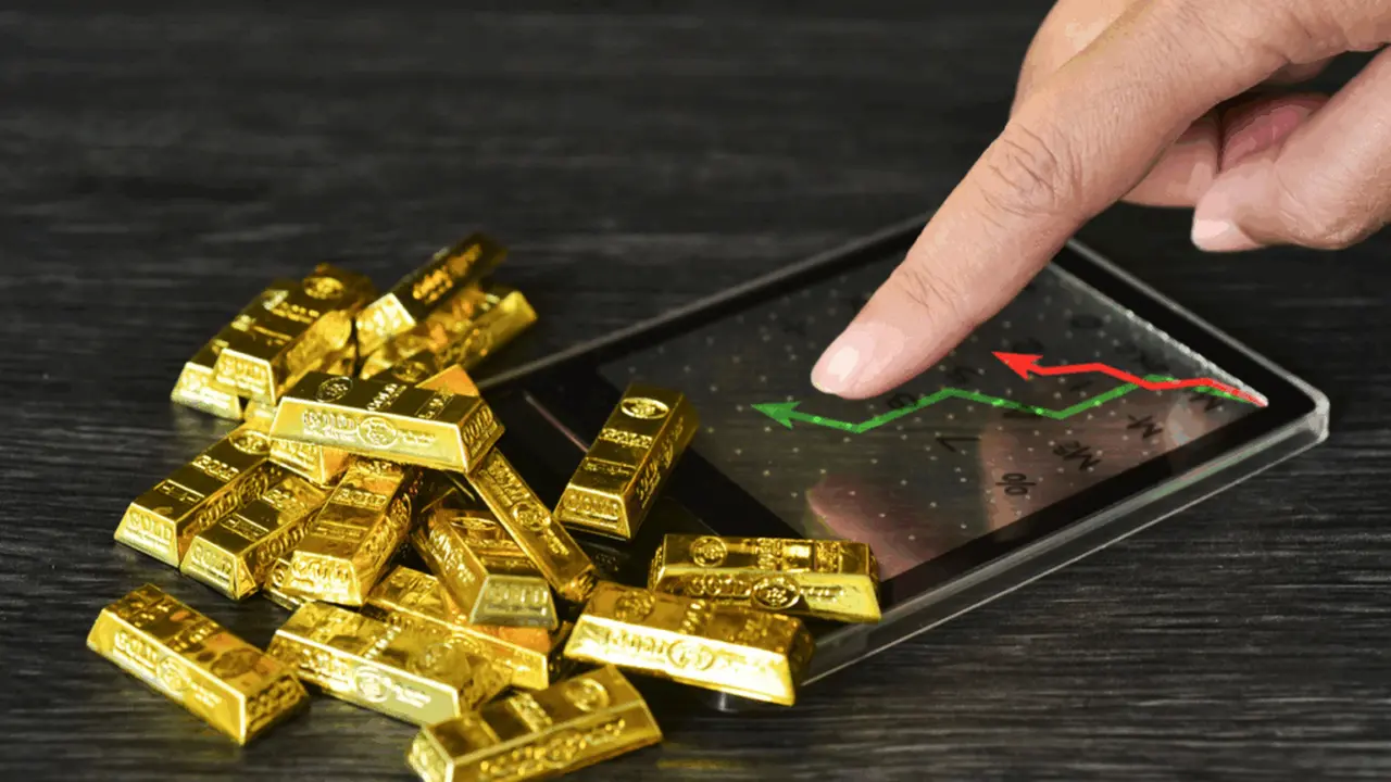 ارتفاع أسعار الذهب عالمياً عقب تراجع قيمة الدولار وأسعار النفط الخام